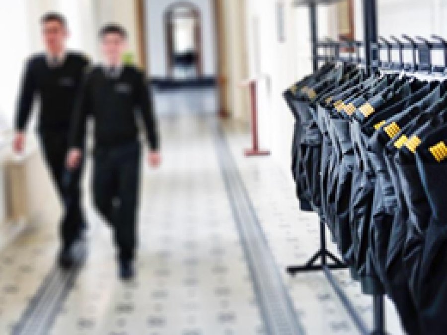 'Paralelci' polislerin asker çocukları