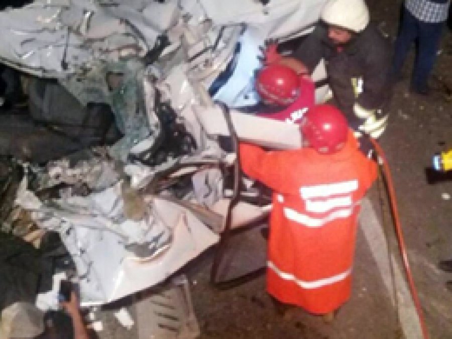 Urfa'da Otomobil ile tır çarpıştı: 7 ölü