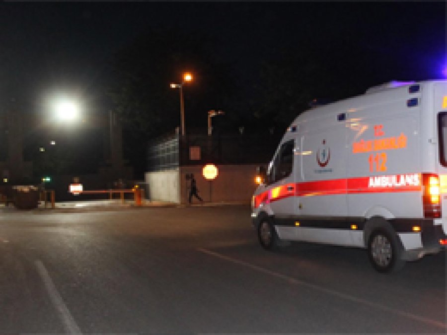 Polis noktasına bomba yüklü araçla saldırı