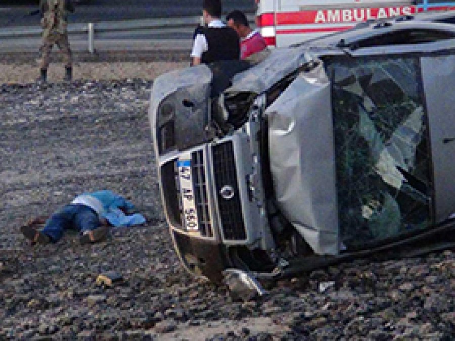 Diyarbakır'da trafik kazası: 2 ölü