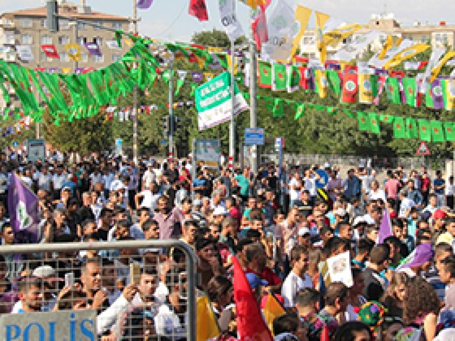 HDP mitinginde 10 kişi gözaltına alındı