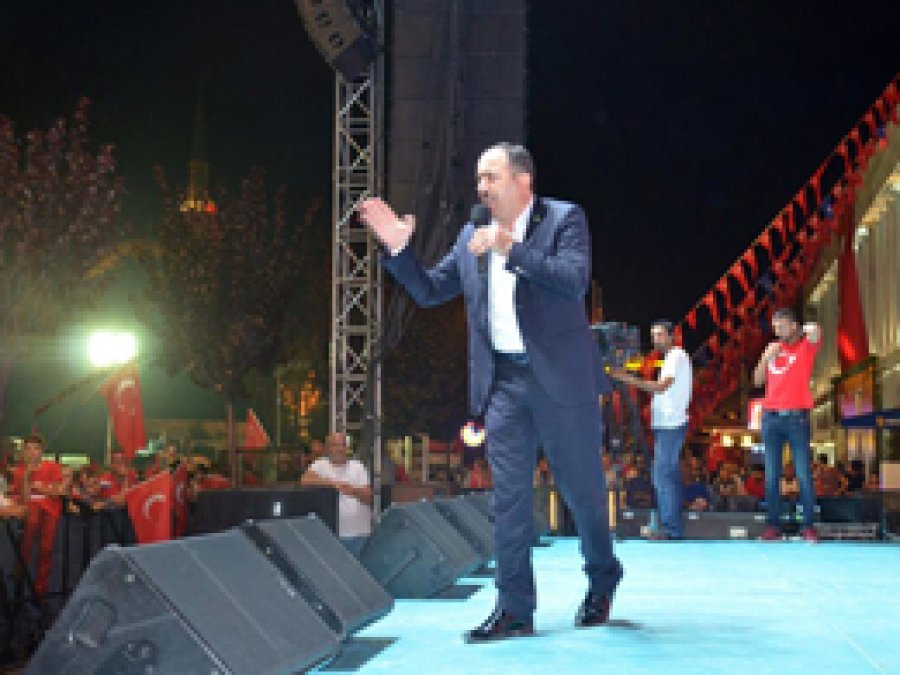 Elibüyük Saraçhane'de halka hitap etti