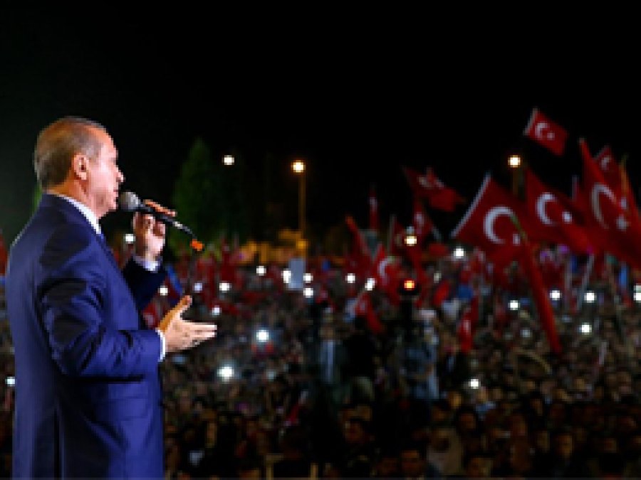 'İhanet nöbetini FETÖ bırakıyor, PKK devralıyor'