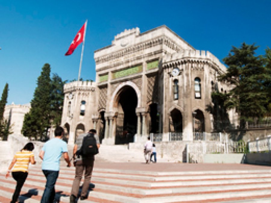İstanbul Üniversitesi'nde FETÖ operasyonu
