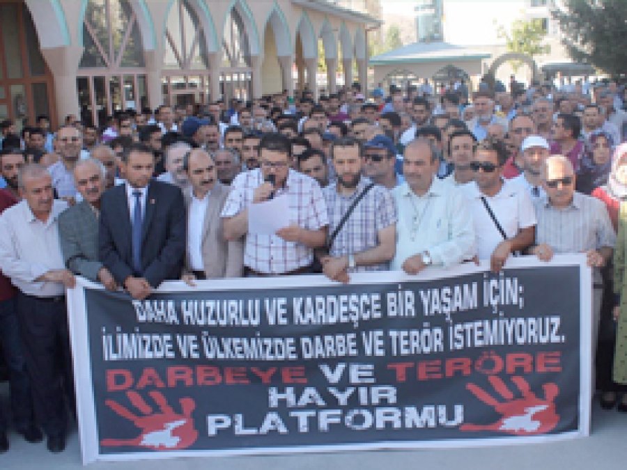 Van'da Antep'teki bombalı saldırı kınandı