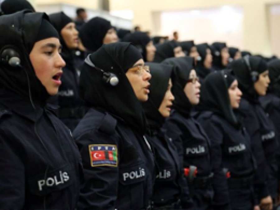 Polislere başörtüsü serbest