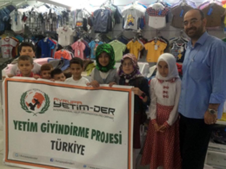 Avrupa Yetim-Der onlarca yetimi daha giydirdi