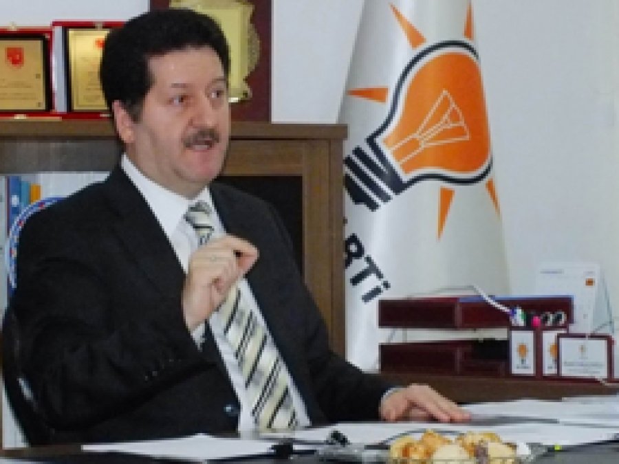 AKP'li eski vekil: İşimize geldiği için kumpasları izliyorduk