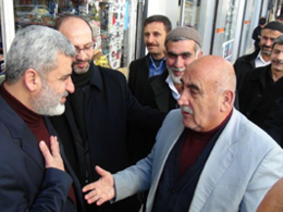 'Çukur ve barikat siyaseti halkı mağdur etti'