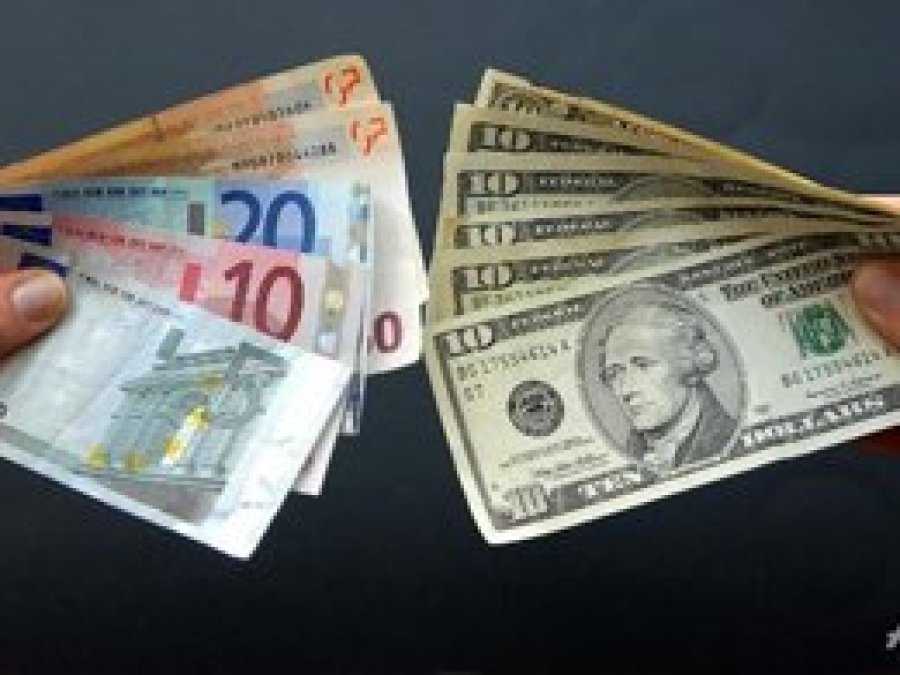 Euro 4 TL'yi geçti
