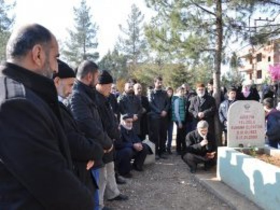 Şehid Rehber Hüseyin Velioğlu kabri başında anıldı