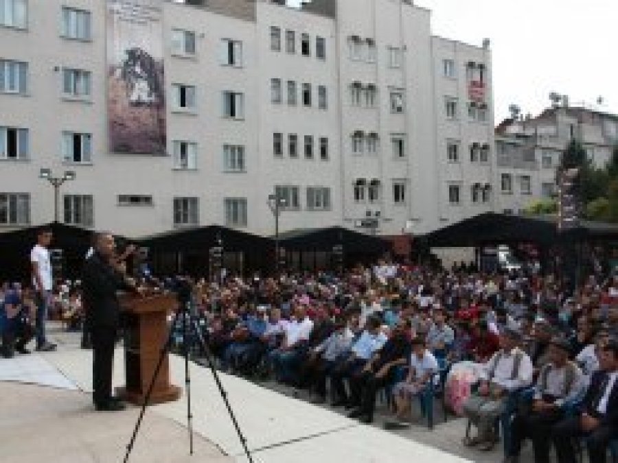 'Hz. Hüseyin Kur’an yaşasın diye canını feda etti'