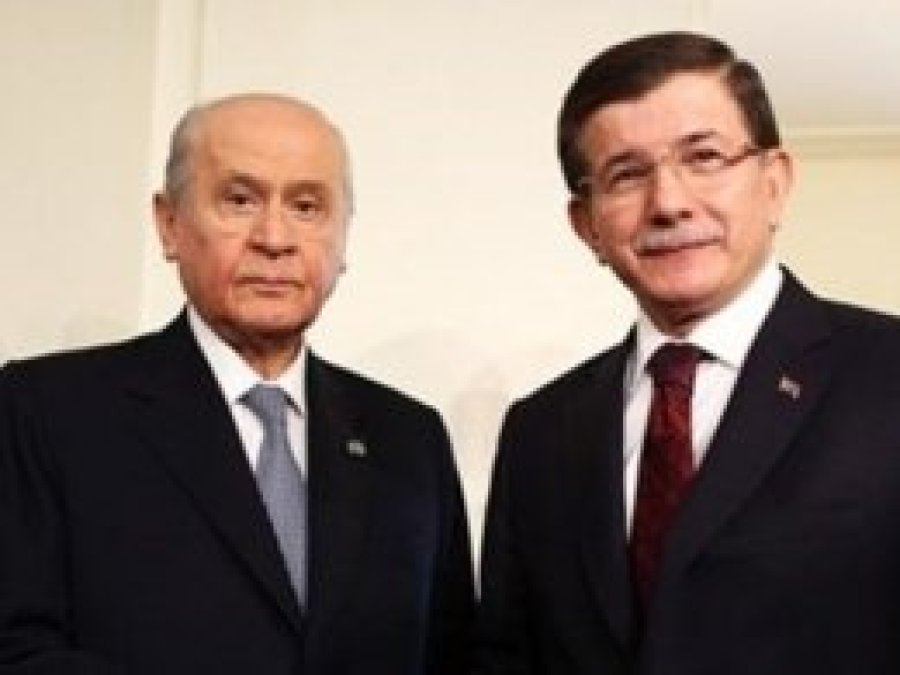 MHP: Gerçekler ortaya çıkarsa Davutoğlu mahçup olur