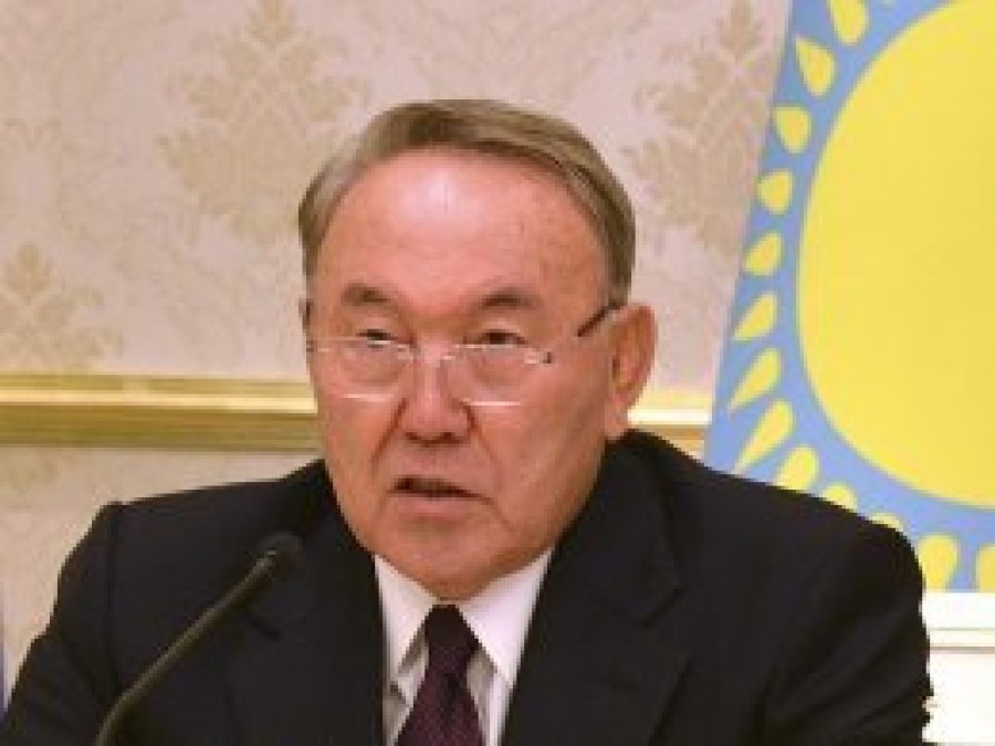 Nazarbayev yeni Kazak alfabesini onayladı