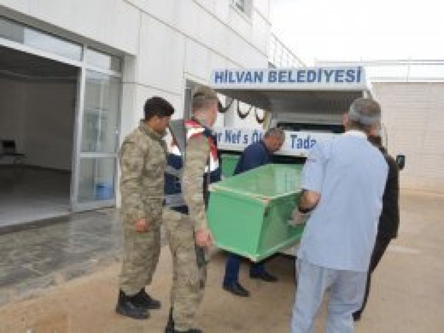 Üvey kardeş katili ölü bulundu