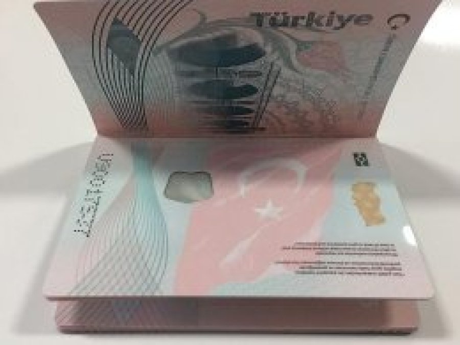 Yeni pasaportlar sahteciliğe karşı daha güvenli olacak