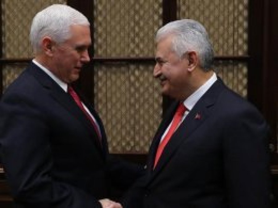 Başbakan Yıldırım Pence ile bir araya geldi