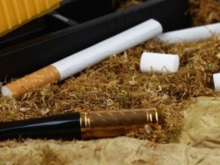 İzinsiz sarma sigara satana, bulundurana hapis