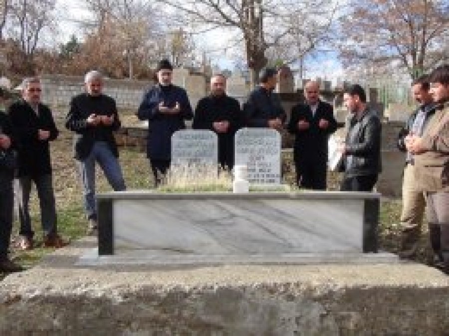 HÜDA PAR'dan 'medrese şehitlerine' ziyaret