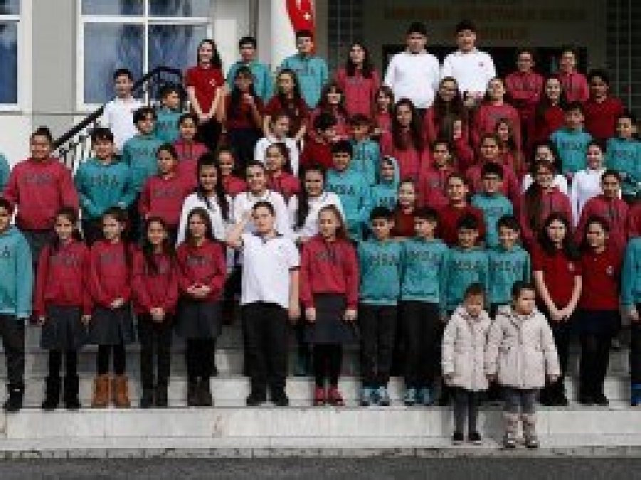 Bir okulda 33 ikiz ve 1 üçüz