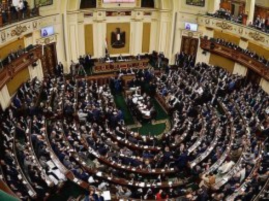 Mısır meclisinden, ABD'ye karşı 'izolasyon' çağrısı
