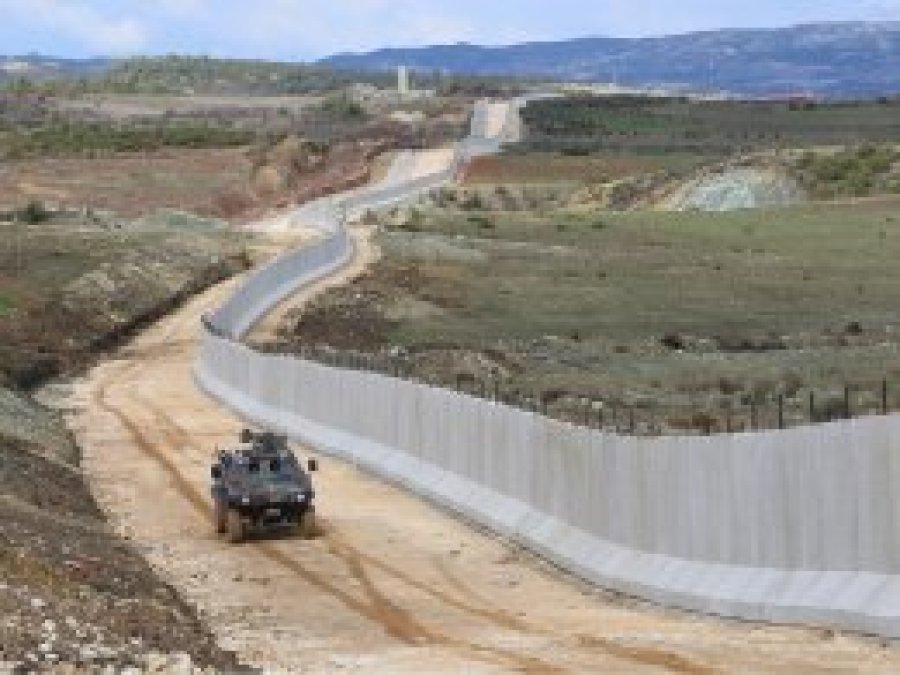 TOKİ, İran sınırındaki duvarın yarısını tamamladı