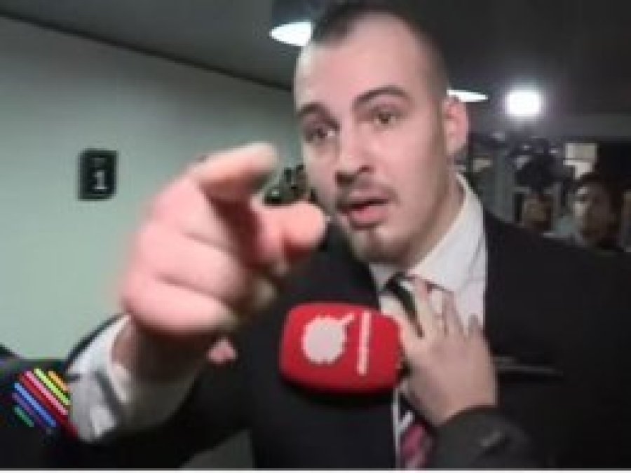 Le Pen'in korumalarından muhabire saldırı