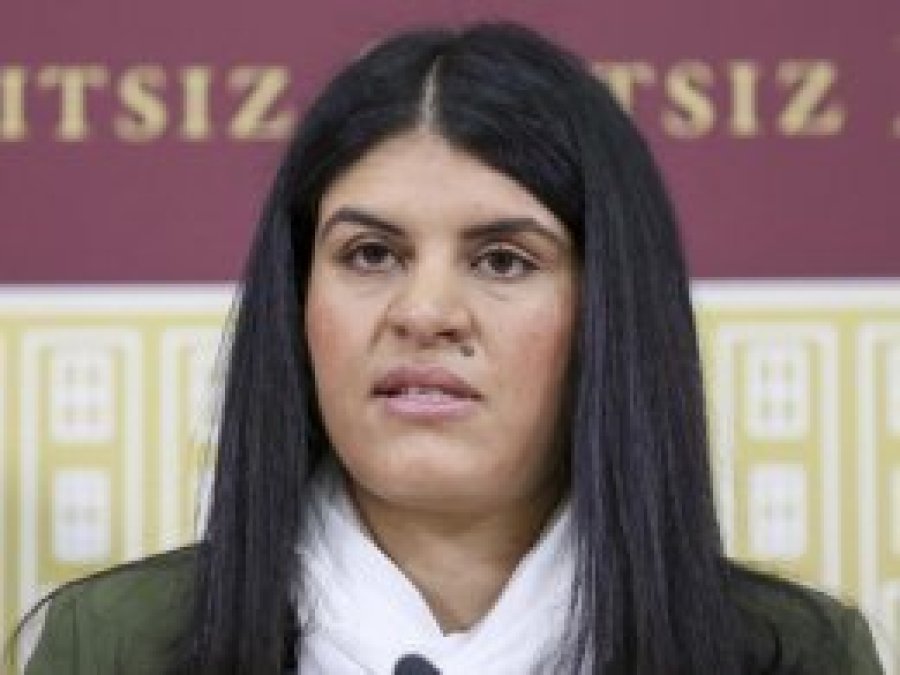 HDP'li Dilek Öcalan gözaltına alındı