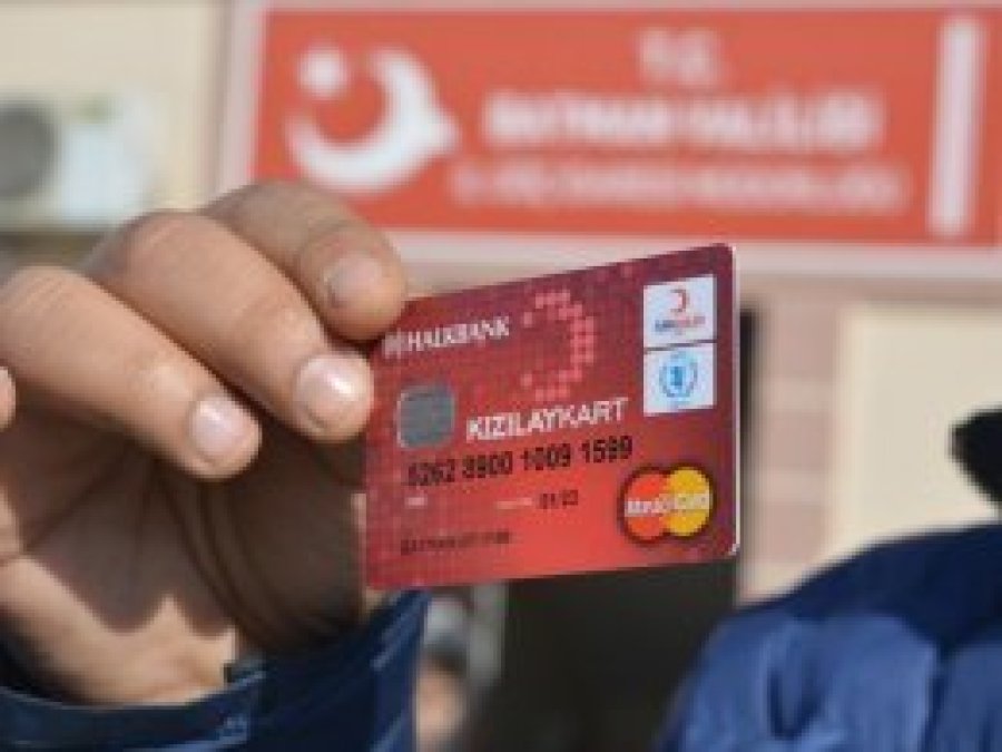 6 bin Suriyeliye "Kızılay Kart" dağıtıldı