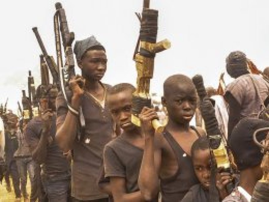 Dünyadaki çocuk askerlerin yüzde 40'ı Afrika'da