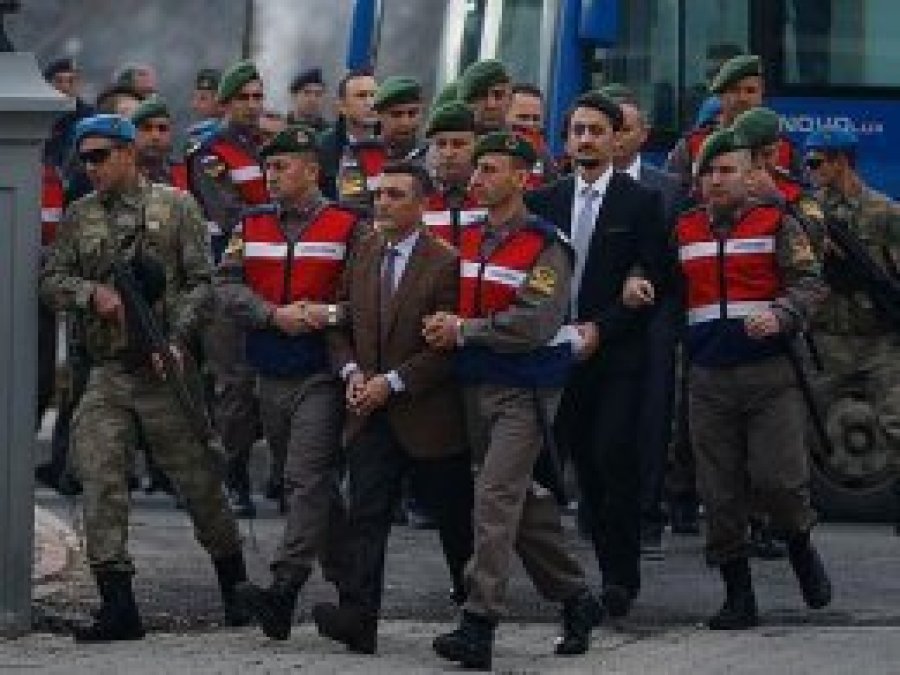 FETÖ'nün 'suikast timi' yargılanmaya başladı