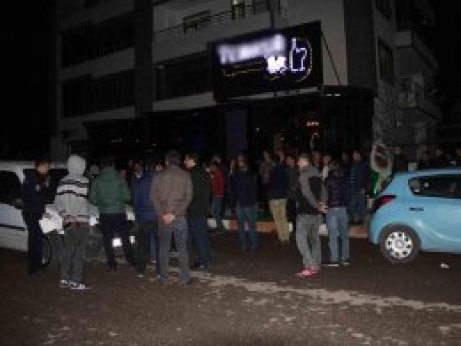 Diyarbakır'da kafeterya önünde protesto