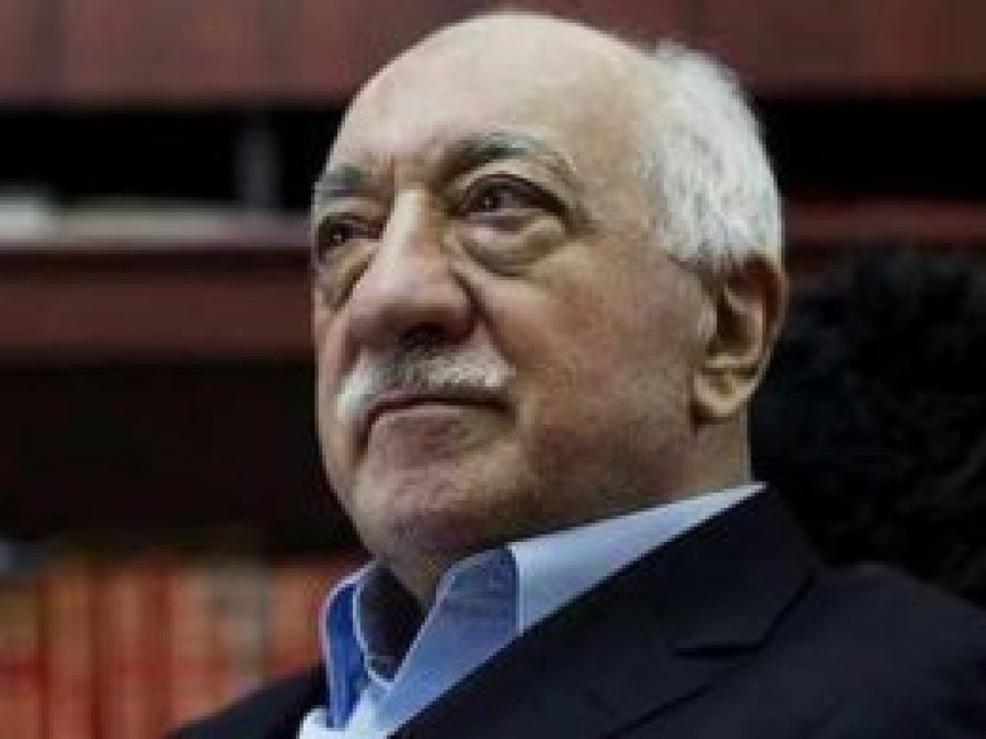 FETÖ'cüler yaşlı kadını dolandırarak evini elinden almış