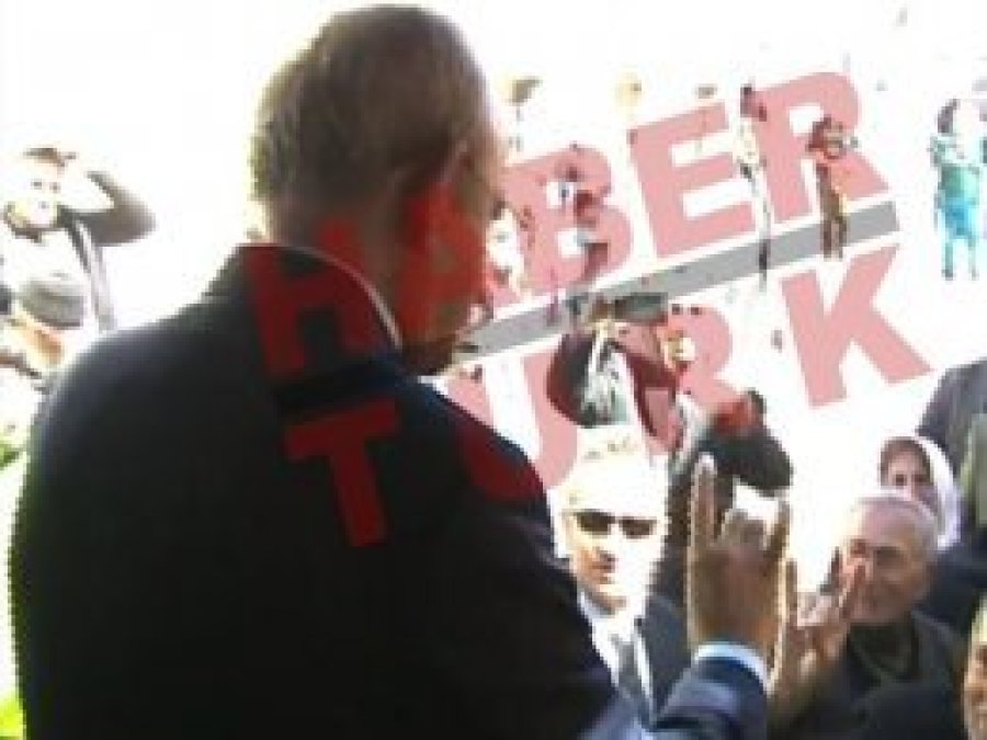 Kılıçdaroğlu'ndan bozkurt işareti