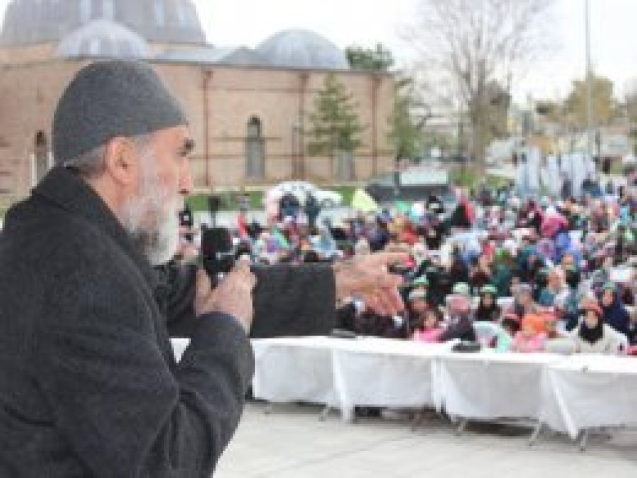 'Bu ümmete ne ağlamak ne de gözyaşı dökmek çaredir'