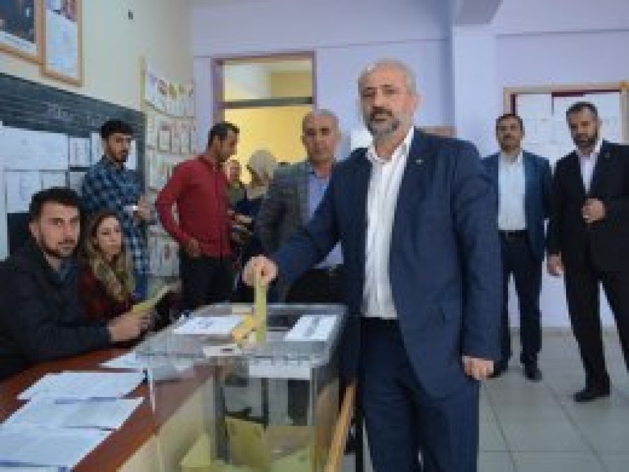'Referandum yeni bir anayasa hazırlanmasına vesile olsun'