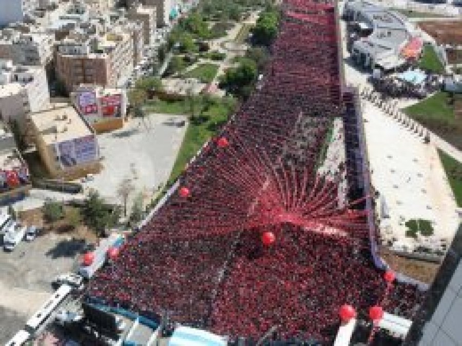 Urfa'da Erdoğan'ın mitingine büyük ilgi