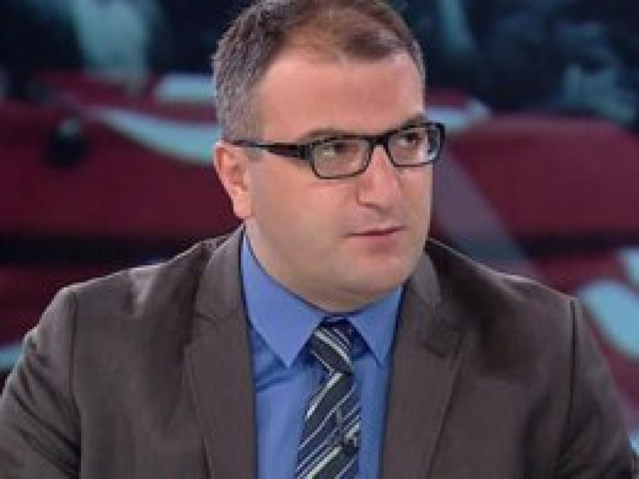 Cem Küçük haddini aştı