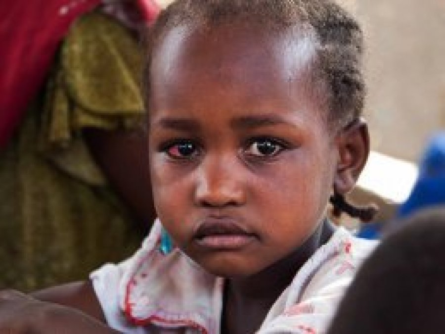 Güney Darfur'daki iç savaşta on binlerce çocuk yetim