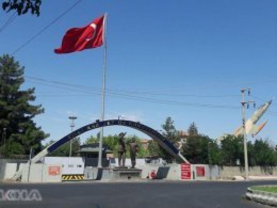 Jet üssüne saldırı girişimine ilişkin 2 gözaltı