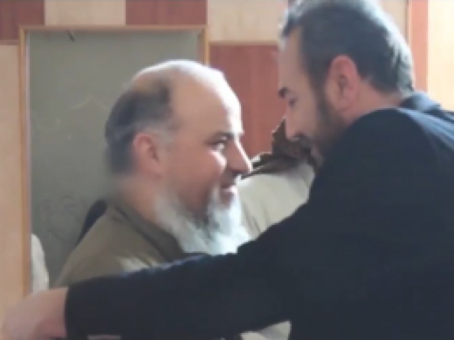 Nusra'dan İHH'ya teşekkür plaketi