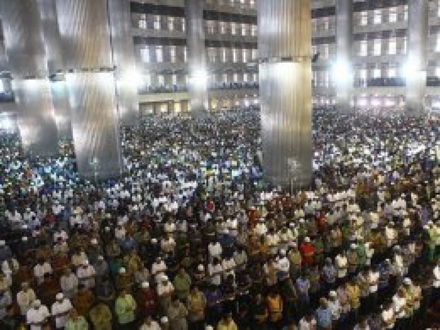 Endonezya’da Ramazan'ın ilk Cuma namazı