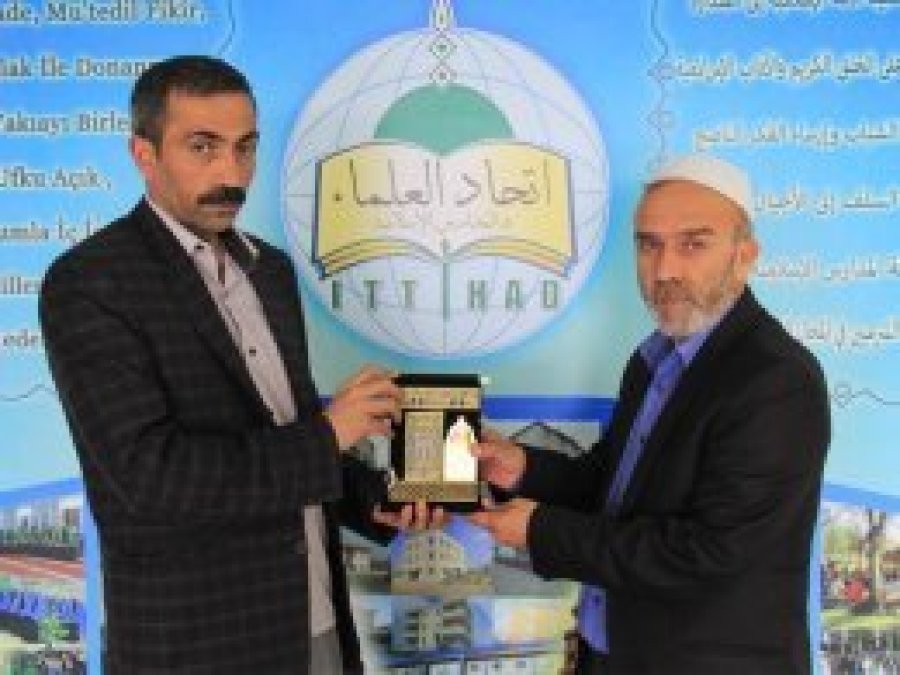 İTTİHADUL ULEMA'ya plaket