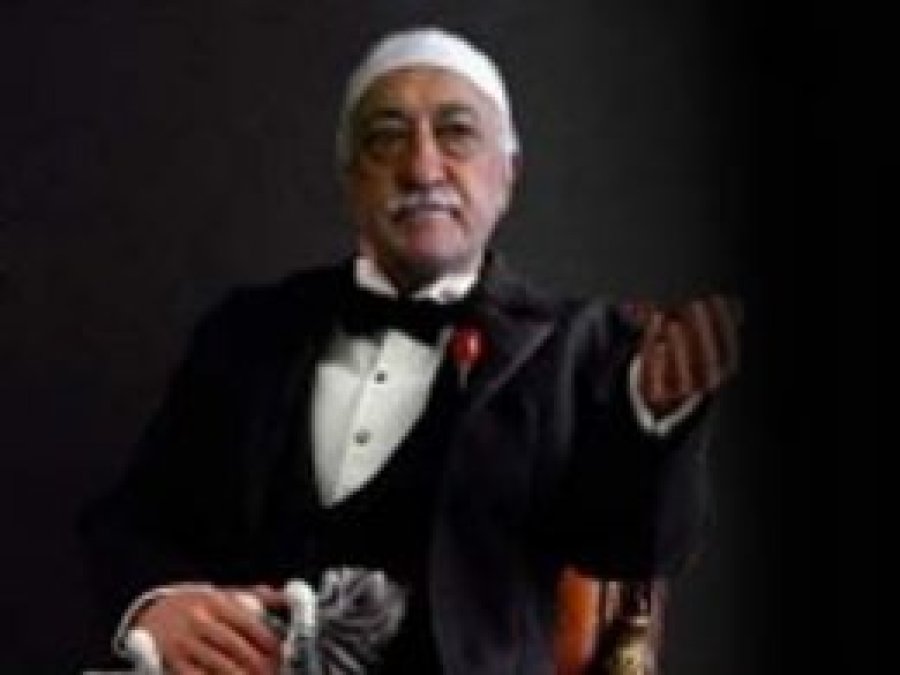 'Hizmet bir mafyadır girersen çıkamazsın'