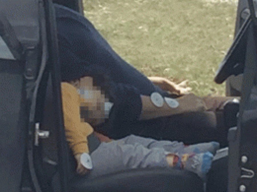 Emekli asker ve 2 yaşındaki oğlu arabada ölü bulundu