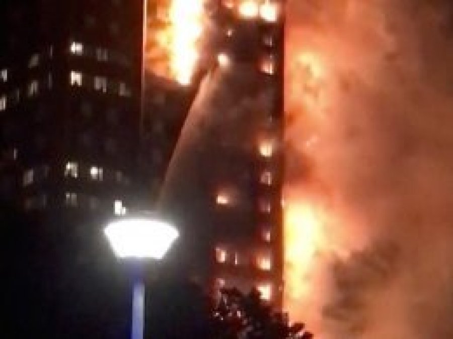 Londra’da 27 katlı binada yangın