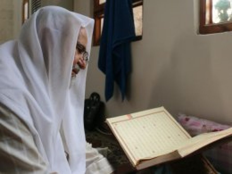 Son on günde itikafa girerek Kadir Gecesini arıyorlar