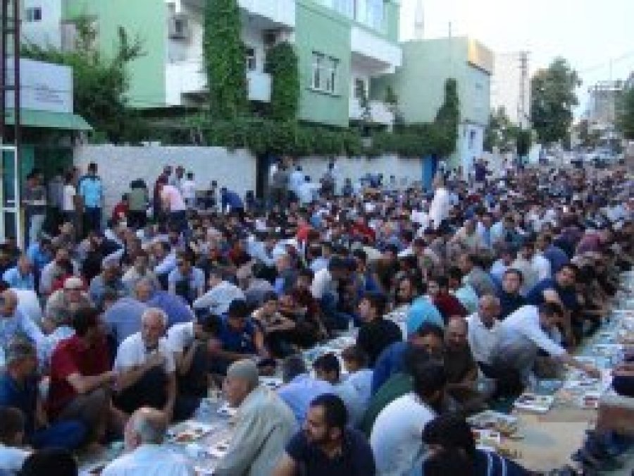 'Elimizi birbirimize uzatıp birlik ve beraberliğimizi arttıracağız'