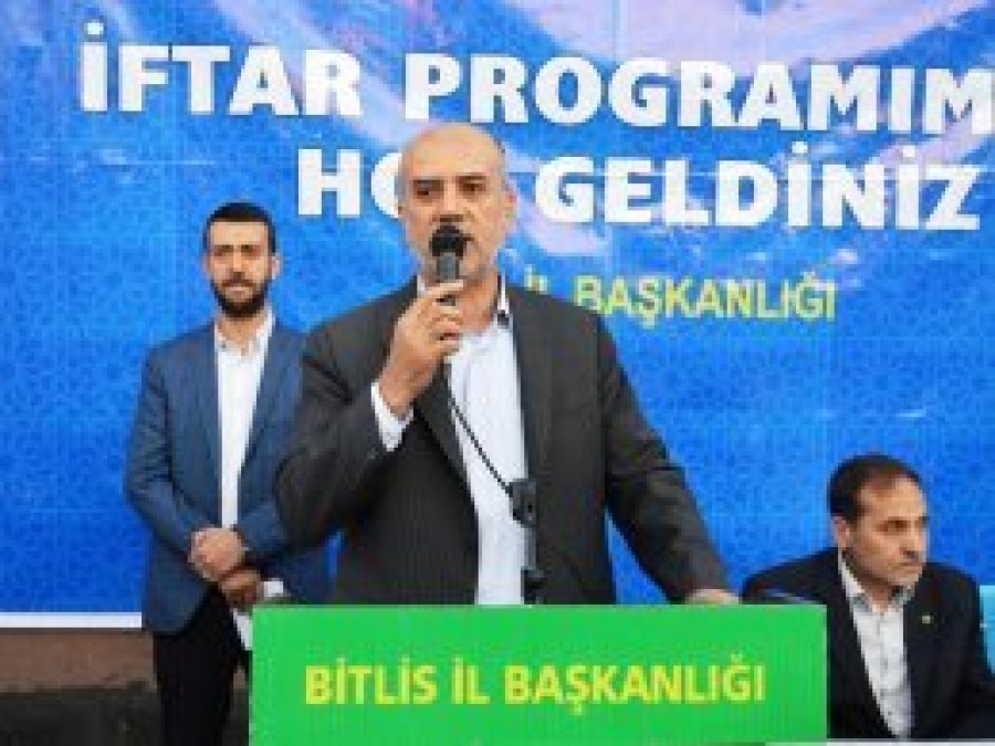 'Şer güçleri İslam ülkelerinde kukla yöneticiler istiyor'