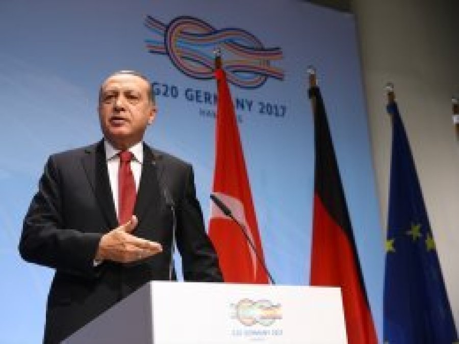 Erdoğan Demirtaş için 'terörist' dedi